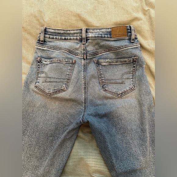 American Eagle High-Waisted Mom Jeans - Picture 6 of 12